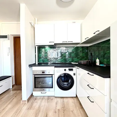 Powstancow Slaskich Lavish By Bookinghost 브로츠와프