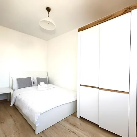 Appartement Powstancow Slaskich Lavish By Bookinghost Wrocław