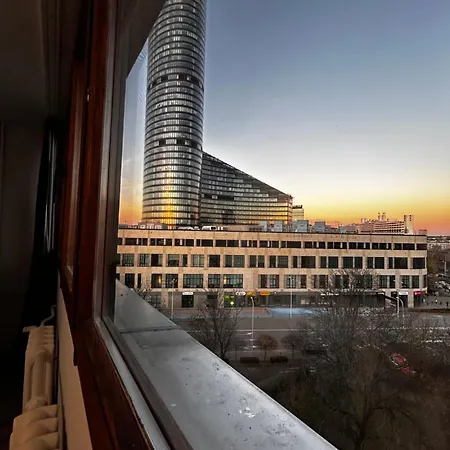 Apartament Powstańców śląskich Lavish By Bookinghost *