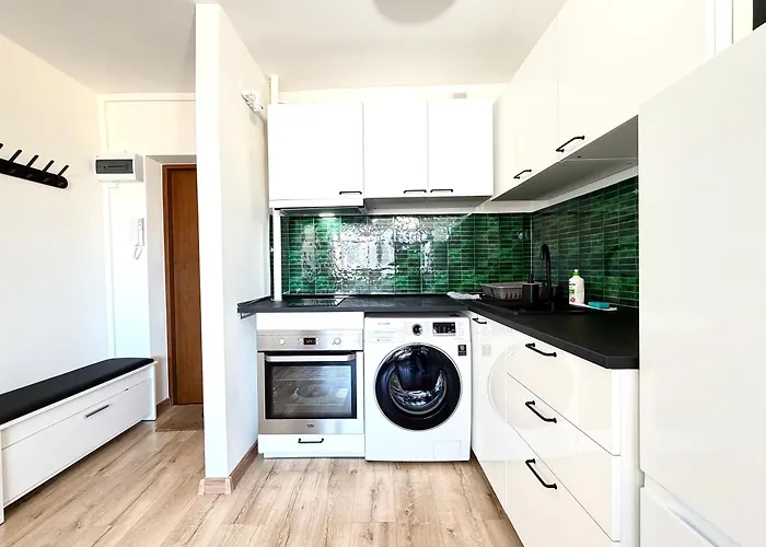 Powstańców śląskich Lavish By Bookinghost Wrocław